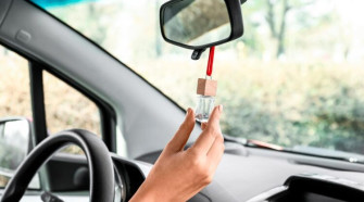 Como ter o carro a cheirar a novo